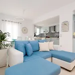 Virginia Villa Ambelas