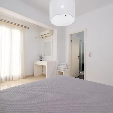 Virginia Villa Ampelas